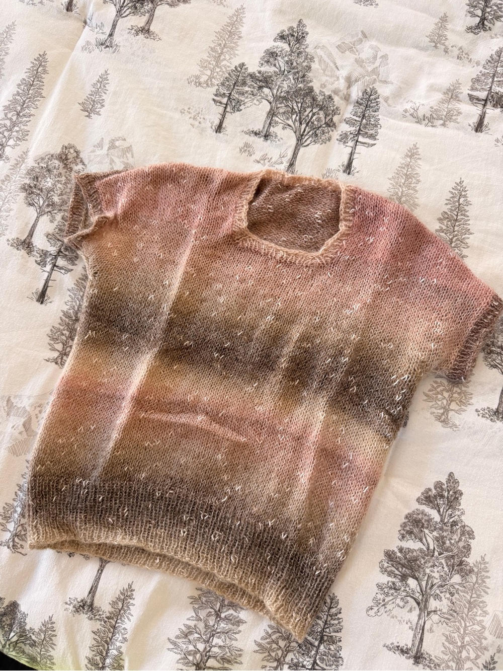 Women's Gradient V-Neck Short Sleeve Sweater in Pink and Brown